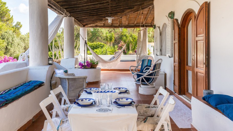 Кирпичная терраса в морском стиле