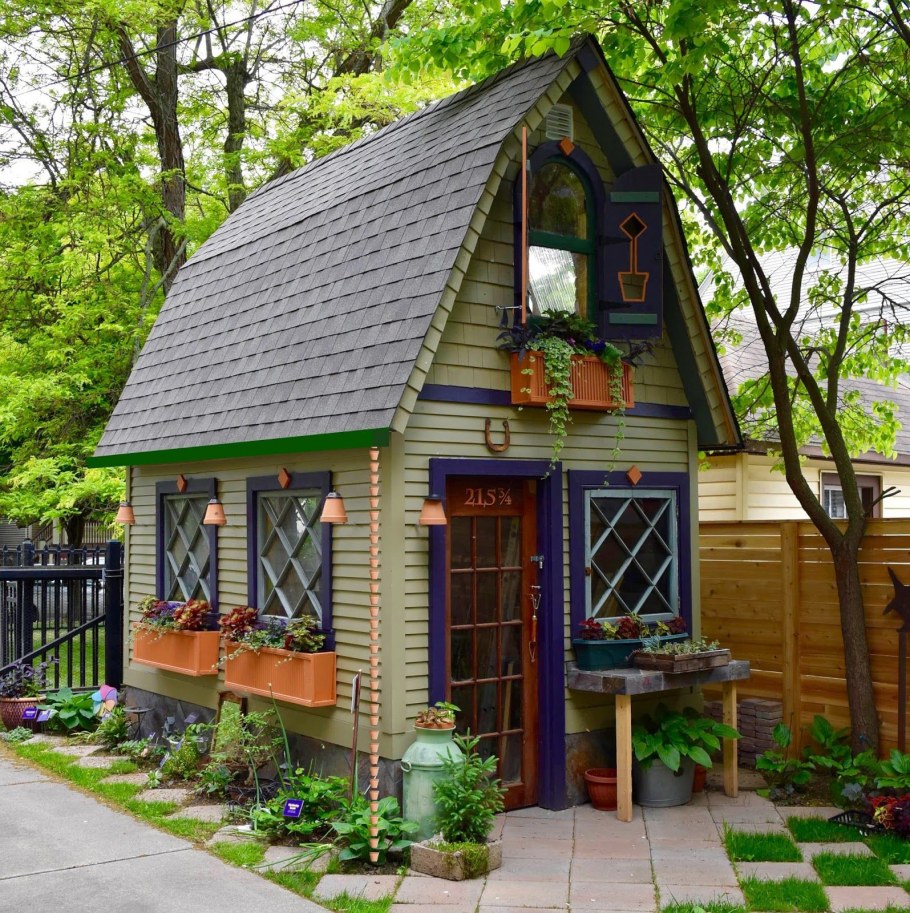 Красивые садовые домики