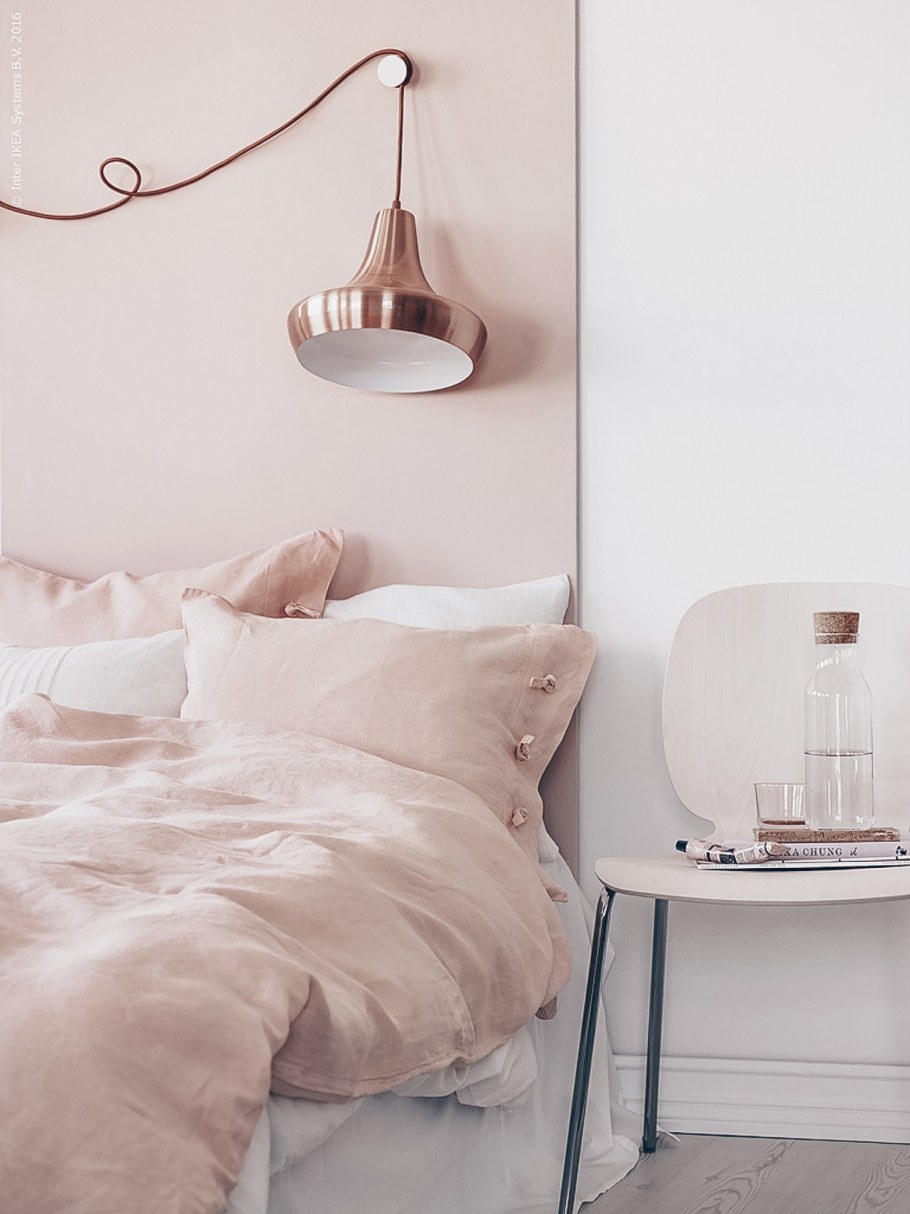 Пудровый цвет стен в спальне