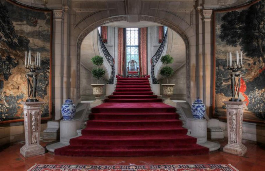 Интерьер в готическом стиле школа