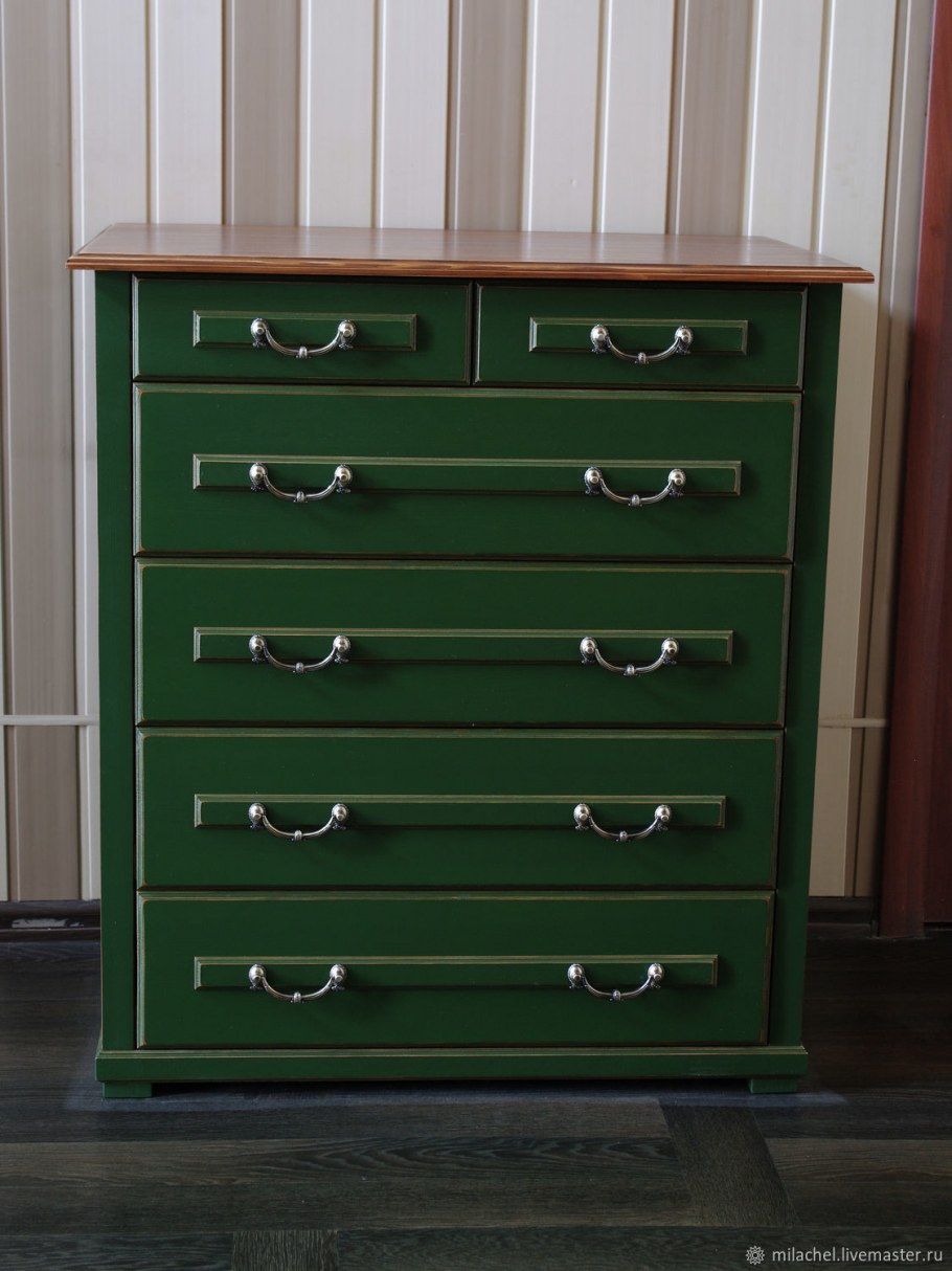 Зеленый комод