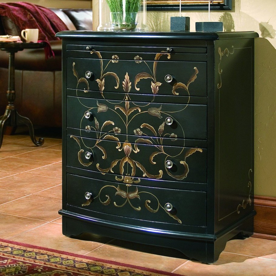 Раритетный комод