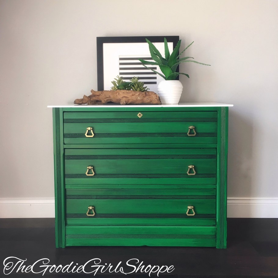 Ретро мебель в зеленом цвете