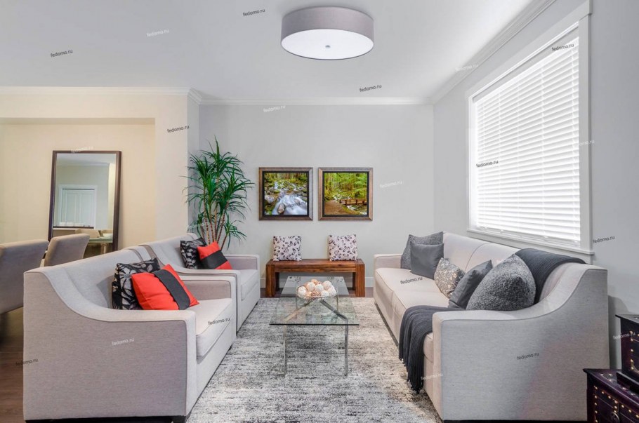 Серый диван в интерьере