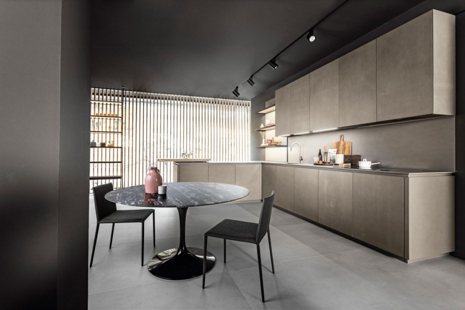 Газовая плита в интерьере кухни