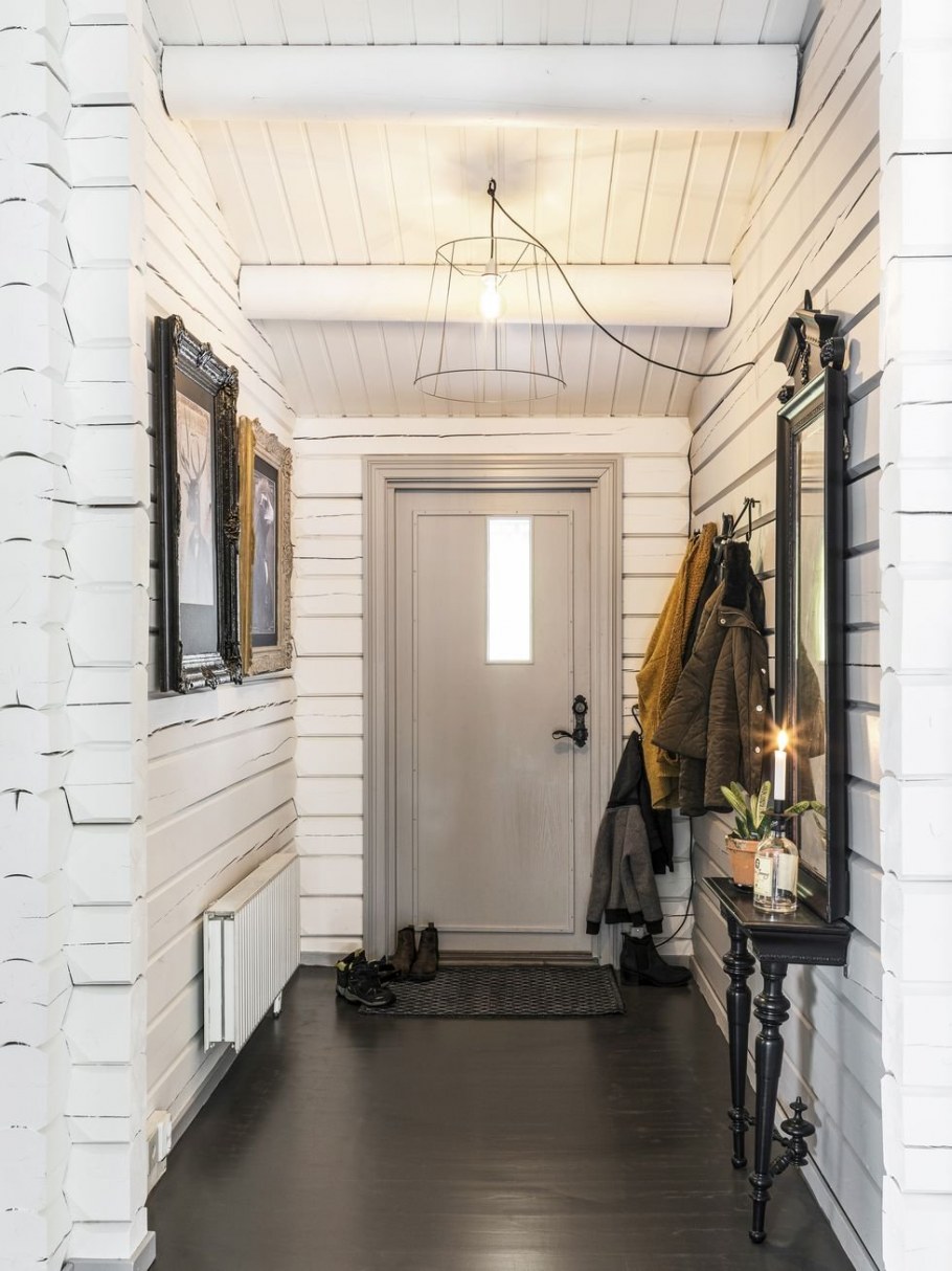 Коридор в деревянном доме