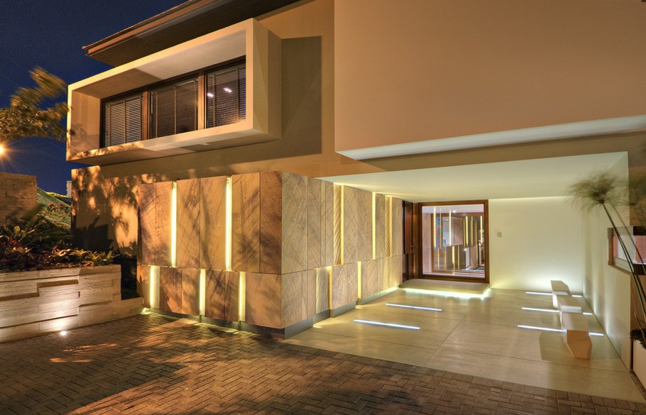 Вечернее освещение экстерьера