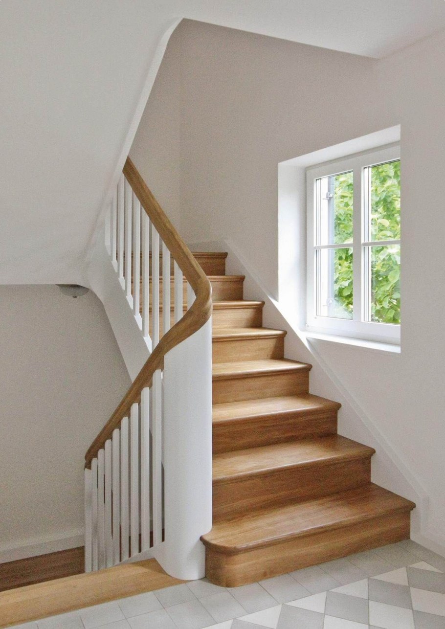 Лестница межэтажная деревянная с подступенками к-001/м/1