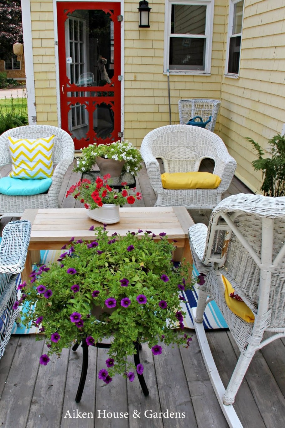 Уютная терраса на даче