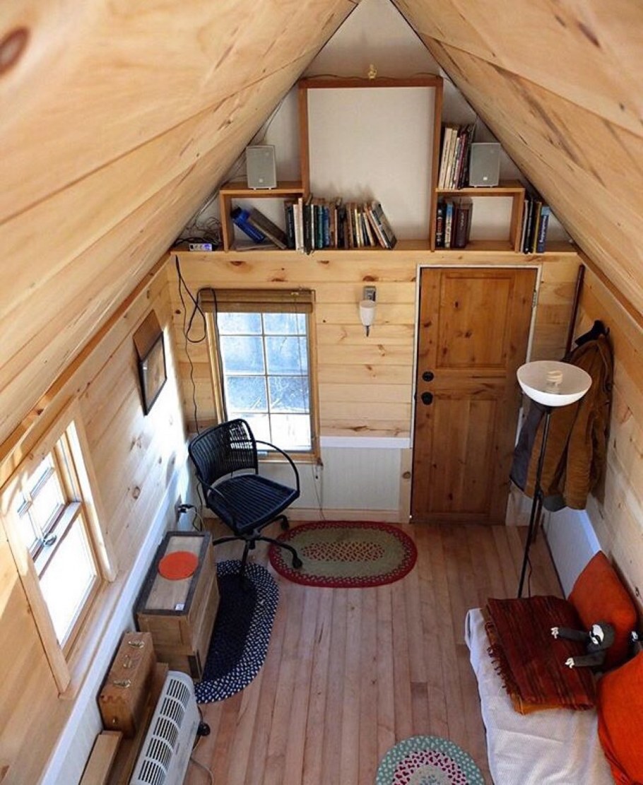 Тини Хаус внутри