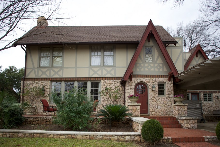 Стиль Тюдор (Tudor Revival Cottage)