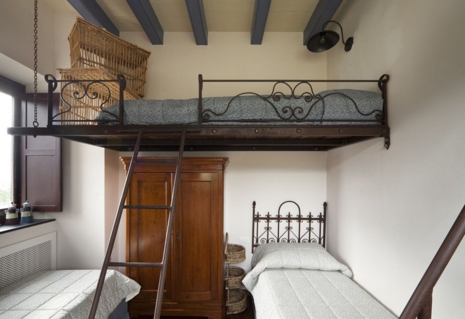 Студия с антресолью планировка