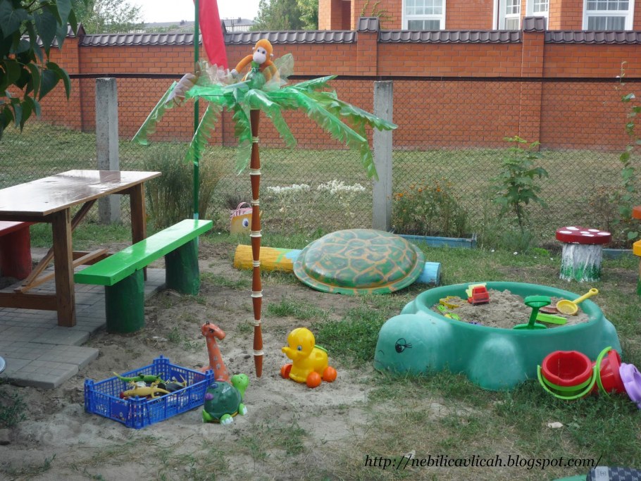 Машинка на участок в детский сад