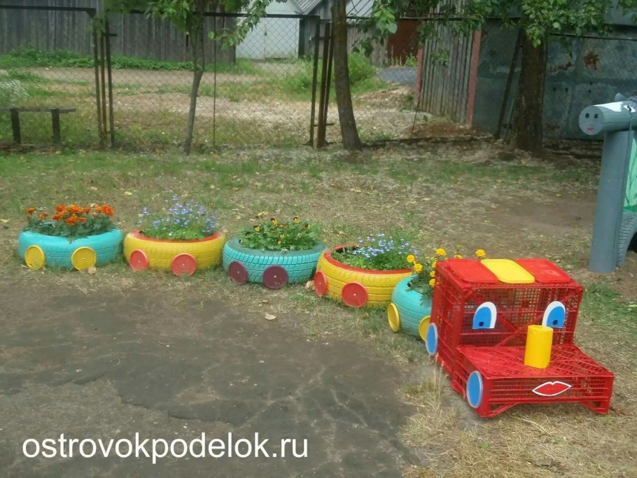 Детская площадка с песочницей