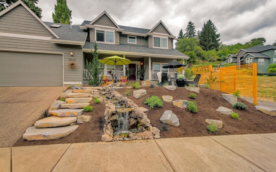 Въездная площадка на даче