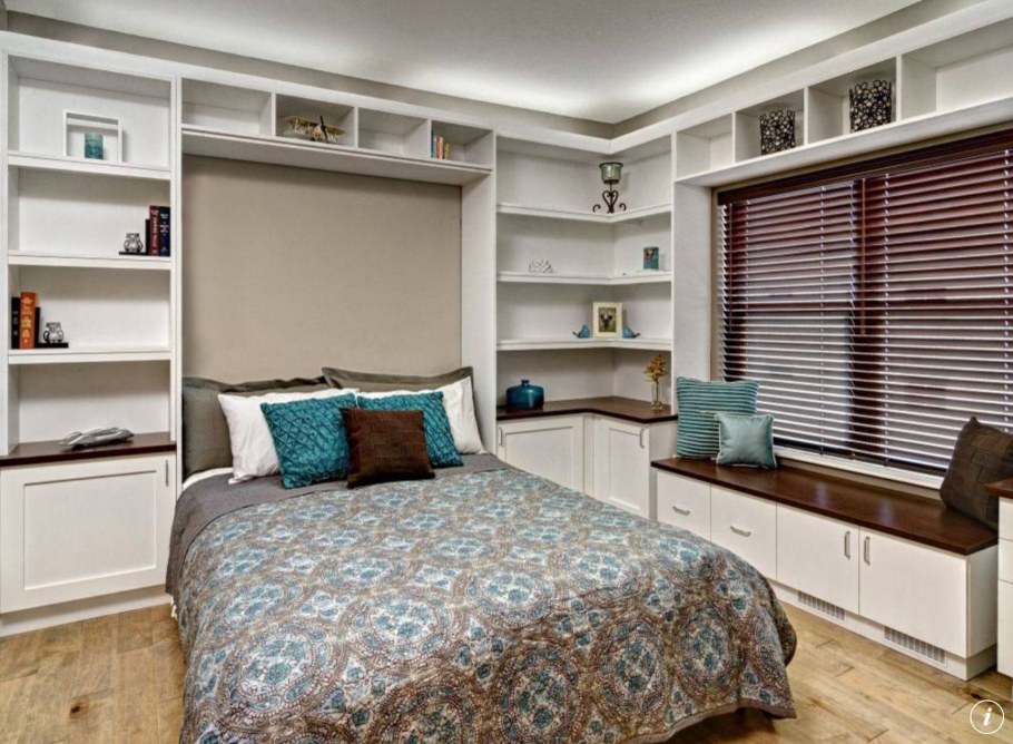 Шкаф над кроватью