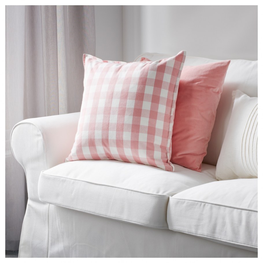 Диван в скандинавском стиле