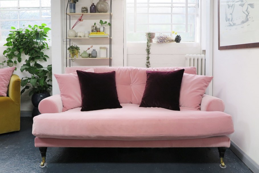 Гостиная в малиновых тонах