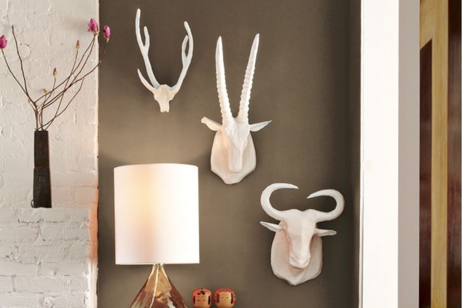 Искусственные рога в интерьере