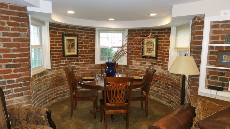 Качественные обои под кирпич