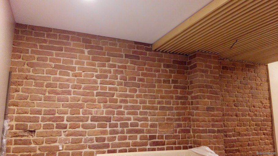 Отделочный материал для оклейки стен