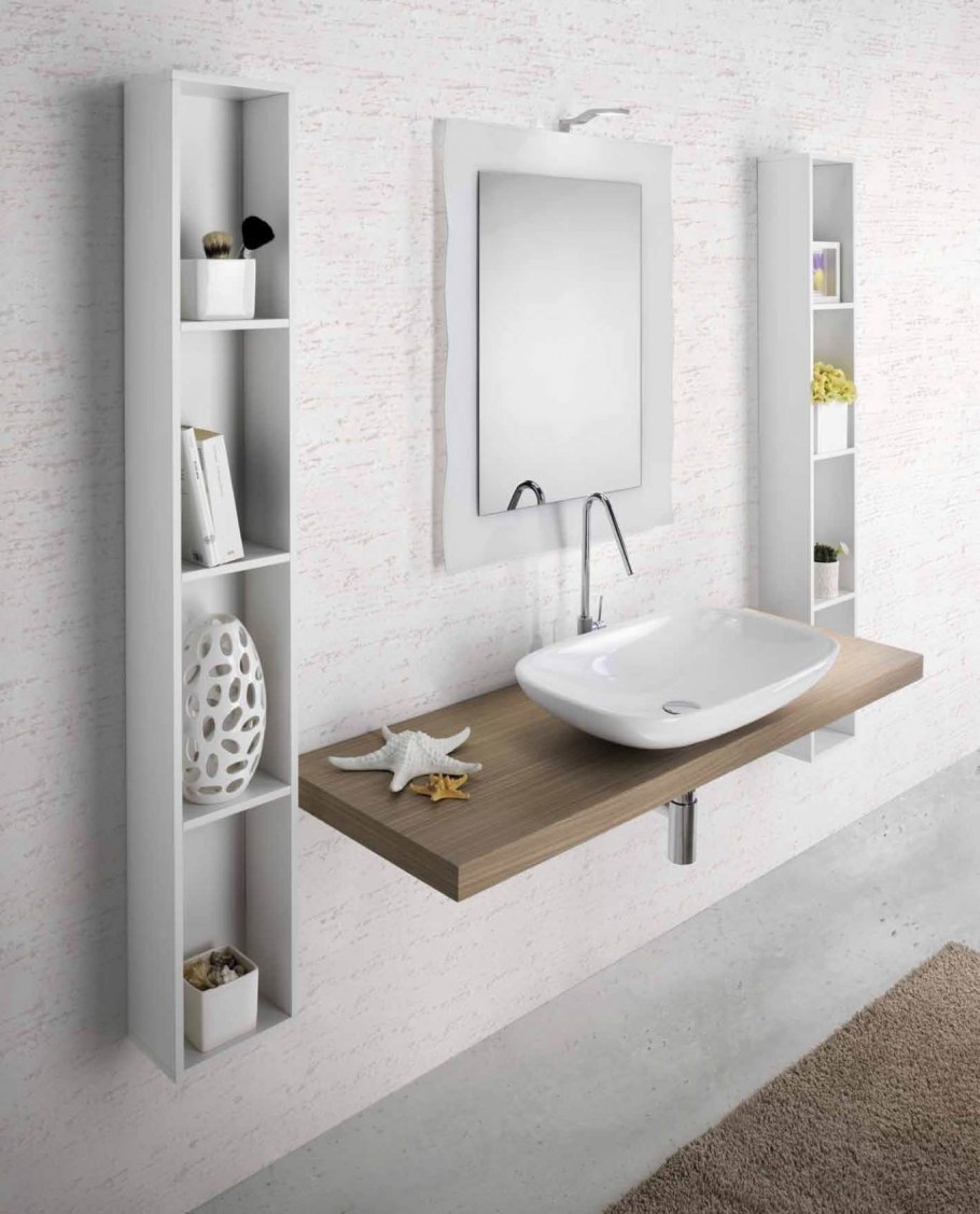 Полочки над ванной