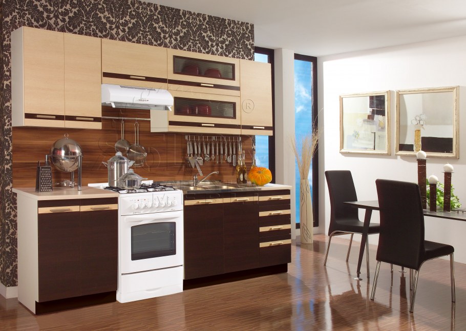 Диван в бежевых тонах