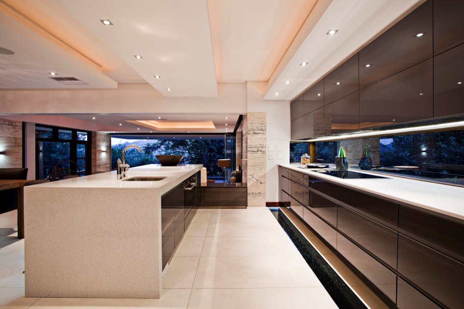 Роскошная современная кухня