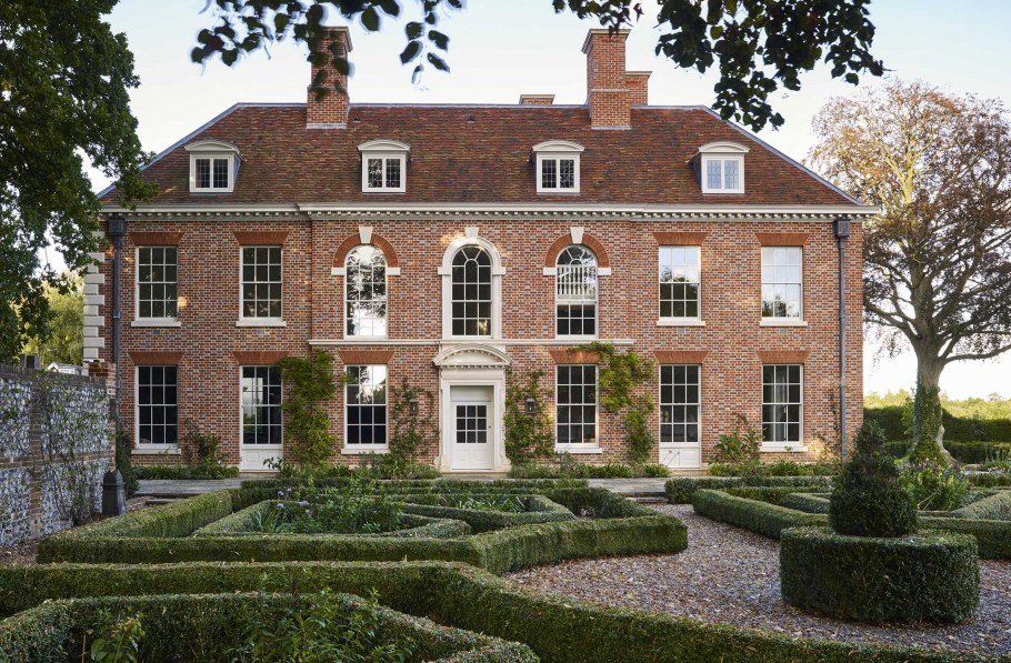 Кирпичные поместья в Англии