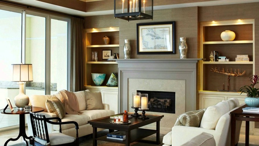 Люстра в гостиную с камином