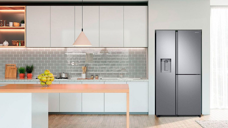 Бежевый холодильник в интерьере