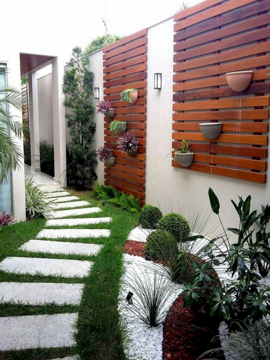 Озеленение двора