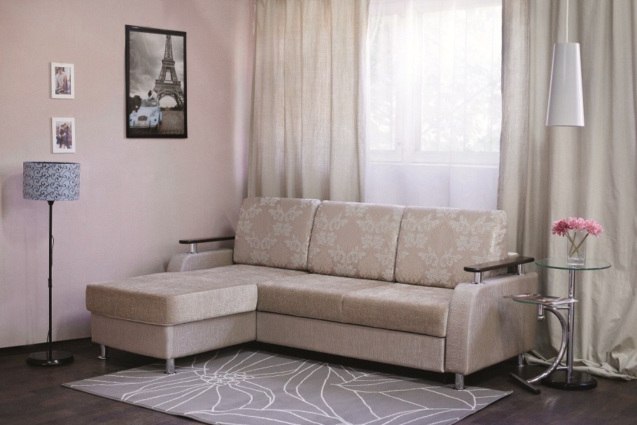Угловые диваны для маленького зала