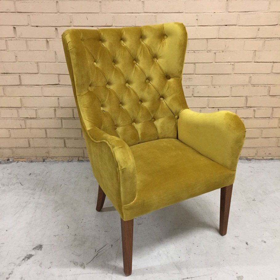 Кресло Альба с каретной стяжкой