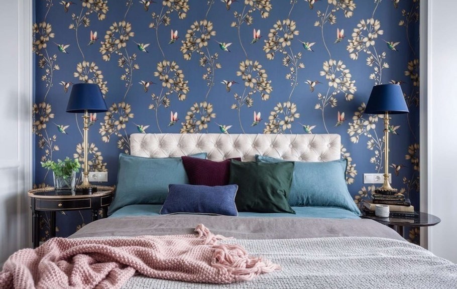 Цветные шторы в интерьере