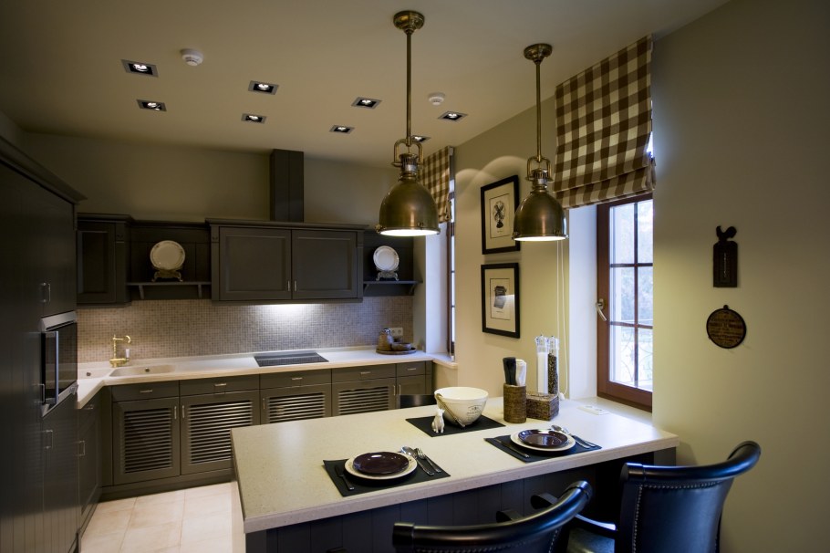 Английская штора классический стиль для кухни