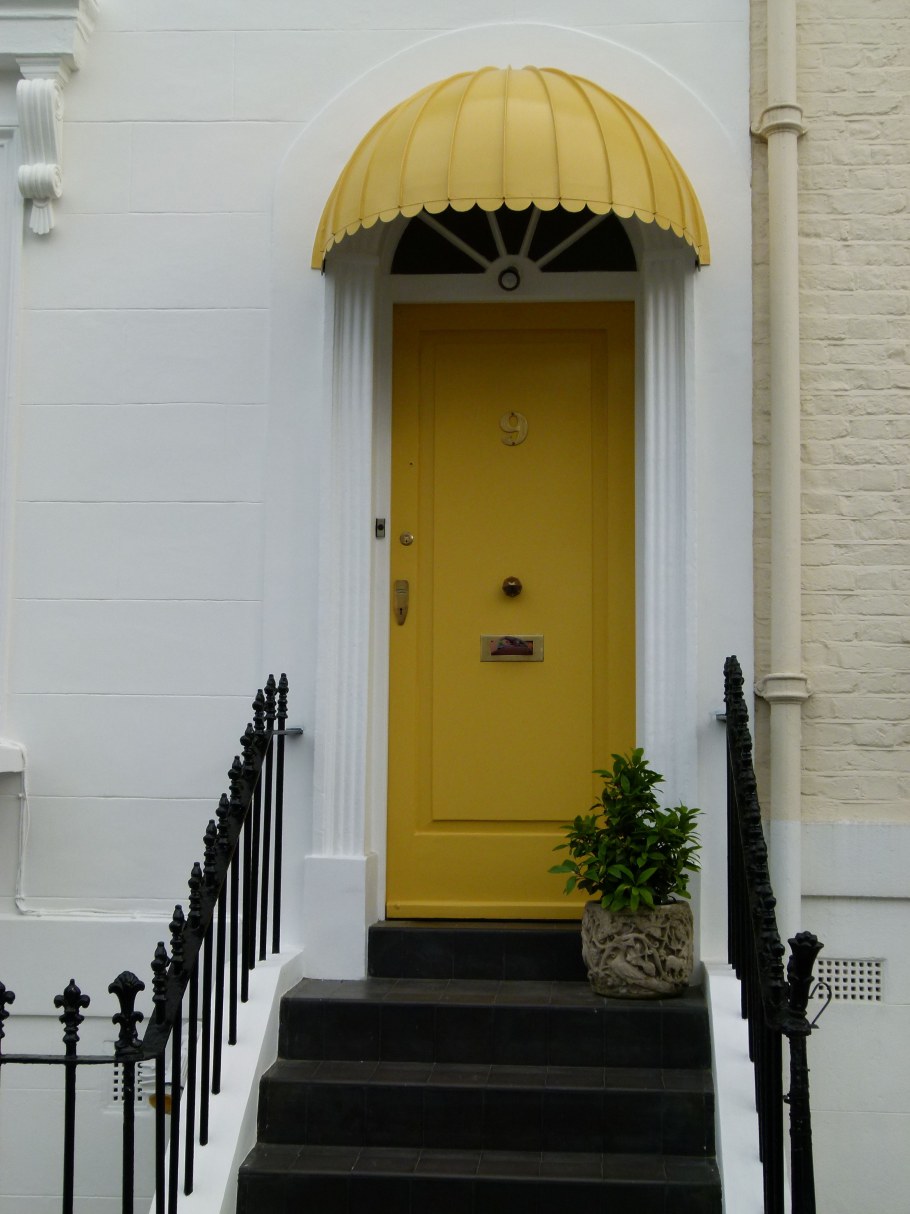 Желтые парадные