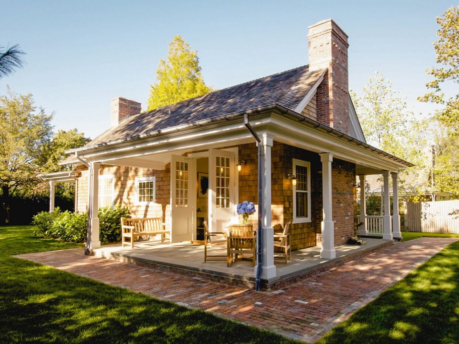 Дачный домик с террасой