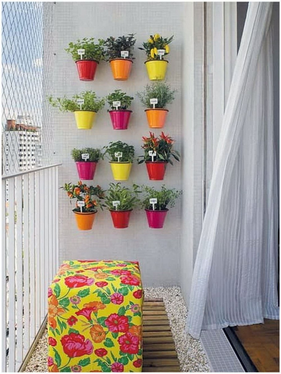 Озеленение маленького балкона