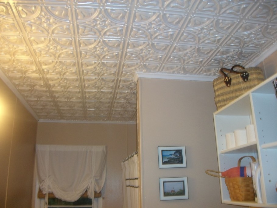 Оштукатуренный потолок
