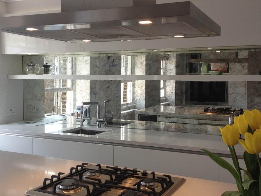 Кухонный фартук из зеркала