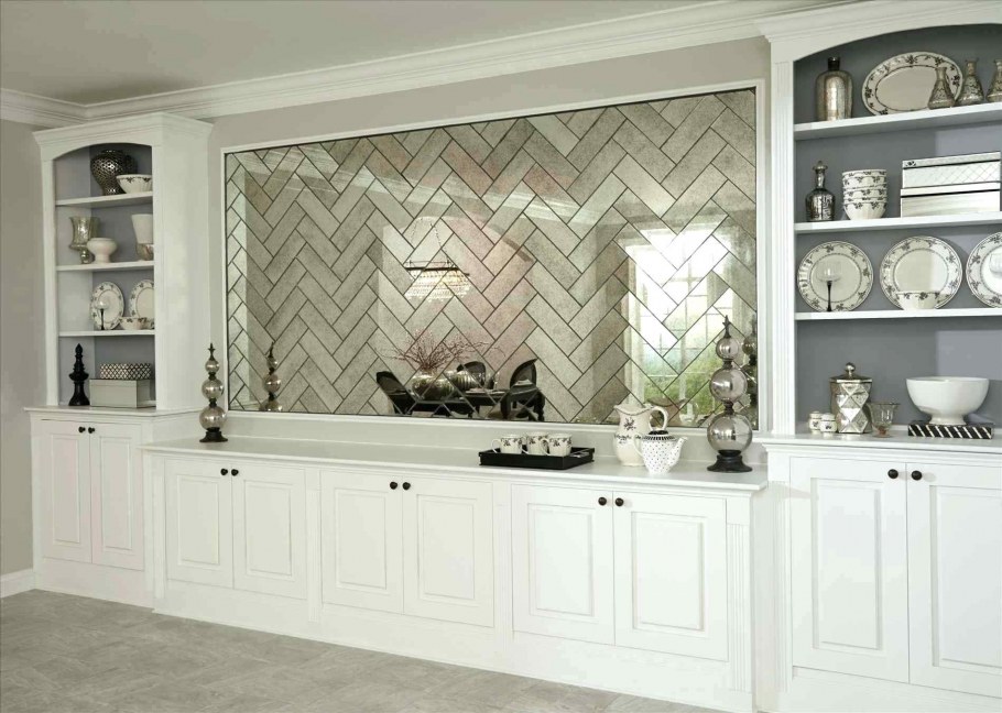 Зеркальный фартук в интерьере