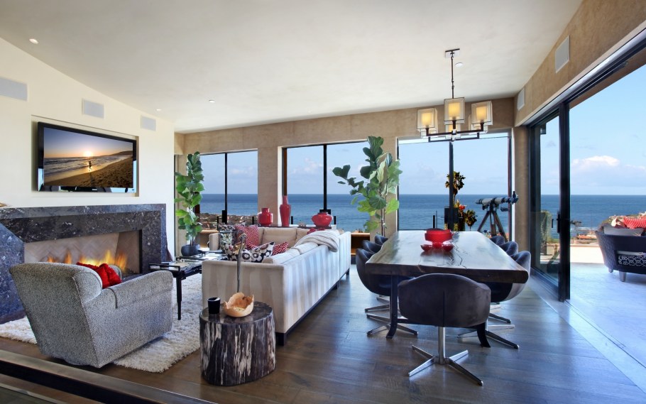 Гостиная с видом на океан