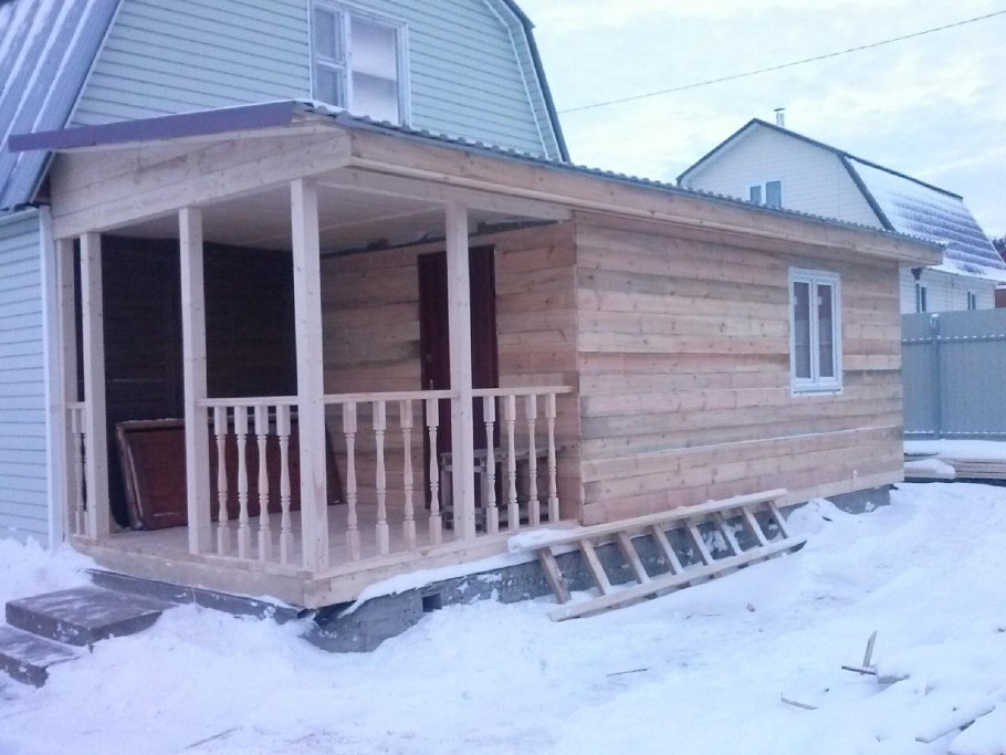 Пристрой к дачному домику с верандой