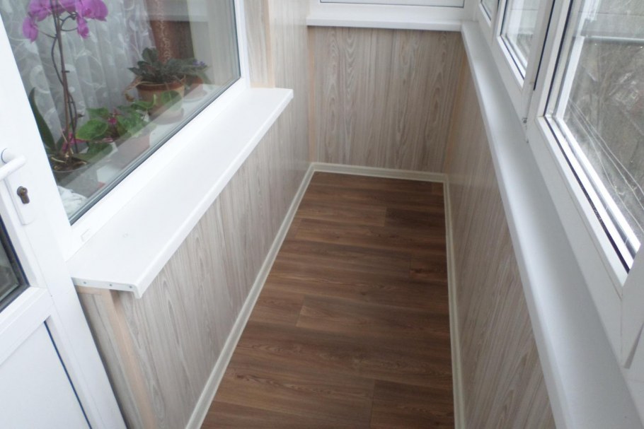 Отделка балкона коробкой