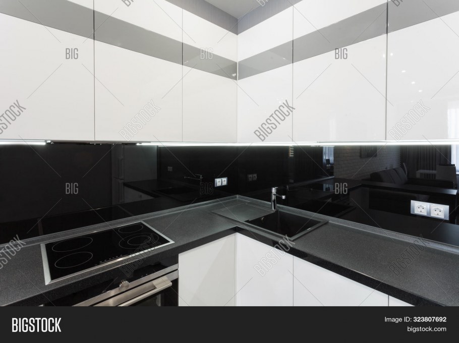 Фартук для кухни черный глянец