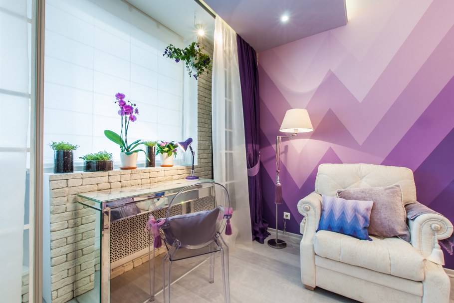 Светло сиреневые стены в спальне