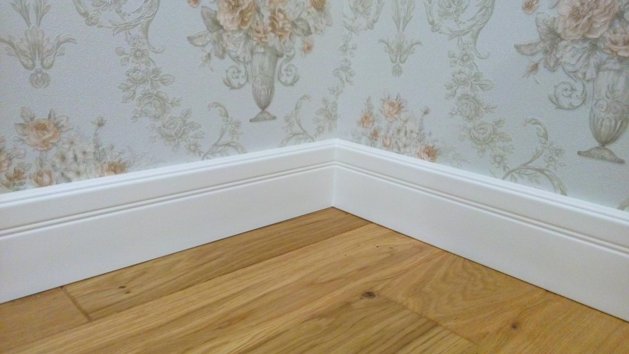 Обойный плинтус