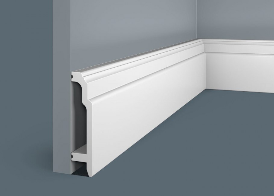 Плинтус Квадро прямоуг. Гладкий l=3,05м алюмини