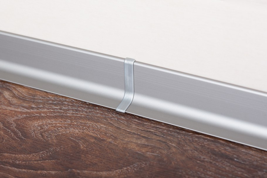 Плинтус алюминиевый Diele пл80